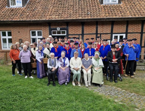 Zusammenkunft von Trachtengruppen und Kiepenkerlen