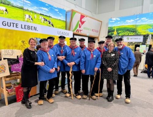 Kiepenkerle, Tödden und Brauchtumsträger vertreten das Münsterland